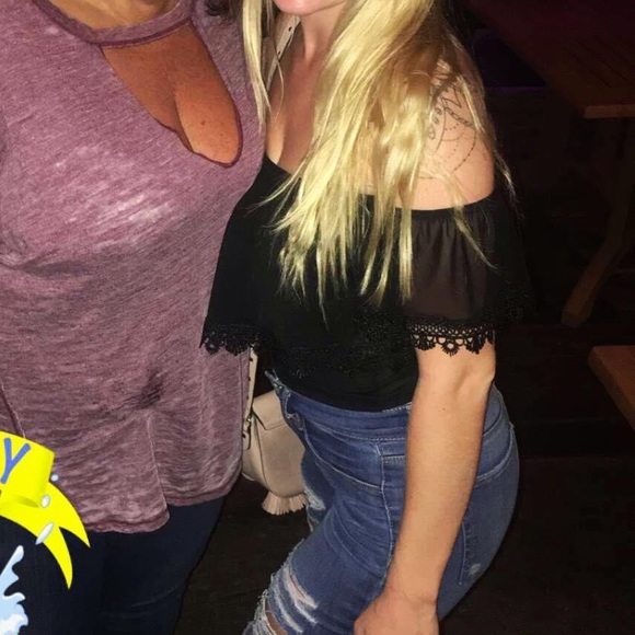 Off the shoulder top - Picture 5 of 5